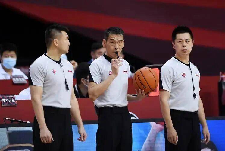 HB SPORTS-包含清晨体能课后,新疆广汇回应争议备战CBA常规赛,更衣室稳定,控场能力受关注的词条