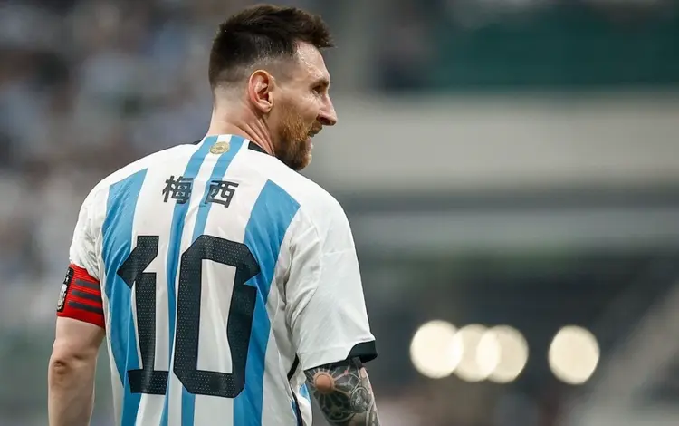 黑白体育-包含梅西连续七场比赛得分超过突破纪录，中国队挑战极限！的词条